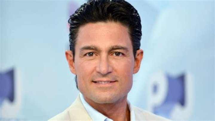 As&iacute; se ve Fernando Colunga en su regreso a la televisi&oacute;n a los 56 a&ntilde;os