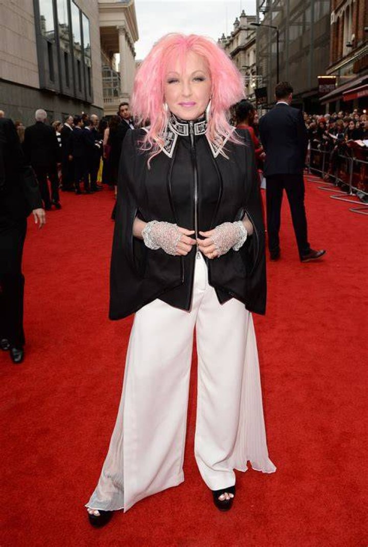 Cyndi Lauper&rsquo;s Style Over the Years Cyndi lauper, Style icon, Style