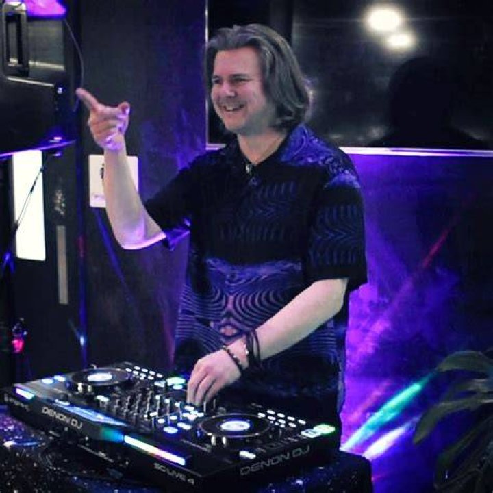 Mark Maurer DJ: Your Go-to DJ Entertainment