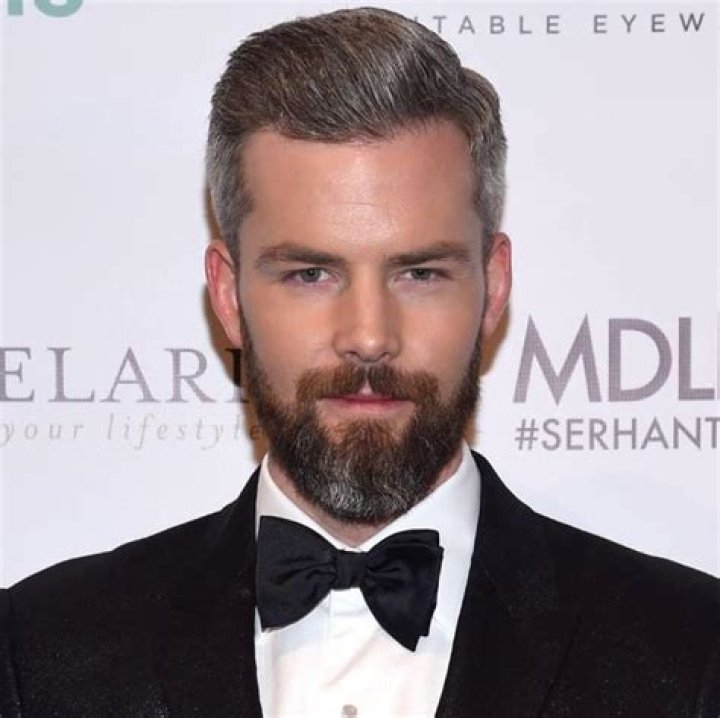 Ryan Serhant Wiki, Bio, Age, Height, Wife, Net Worth, Family, Girlfriend