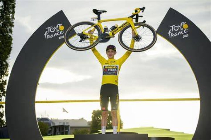 Tour de France Jonas Vingegaard conforte son maillot jaune, Pogacar
