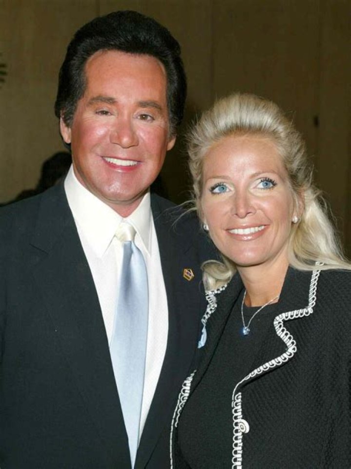 Wayne Newton’s Wife Kathleen McCrone Job, Marriage, Kids Closer Weekly